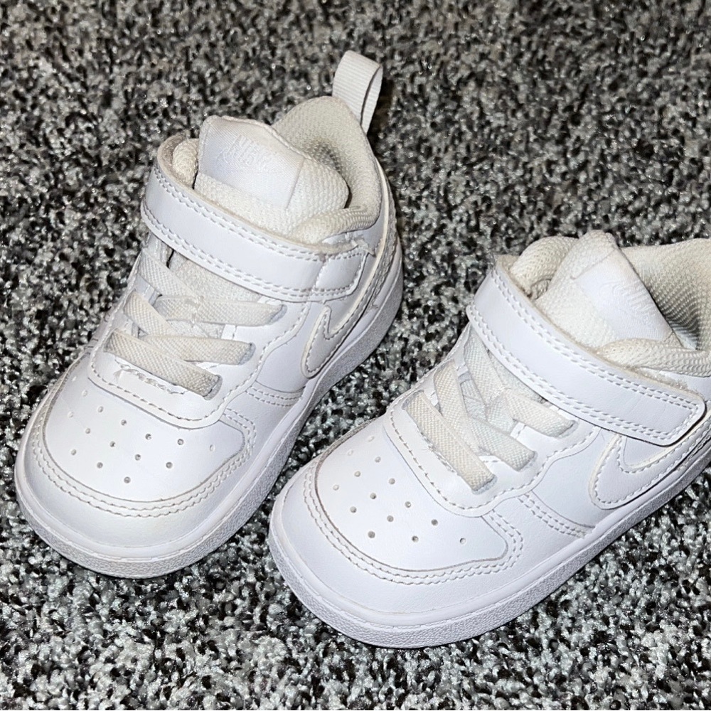 Nike Court Borough Low 2